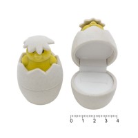 Подарочная коробочка для кольца Ципленок белая (10250)