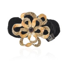 Велюровая резинка для волос с украшением (3825) вариант 04