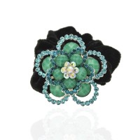 Велюровая резинка для волос с украшением (4496) вариант 09