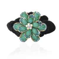 Велюровая резинка для волос с украшением (4509) вариант 04