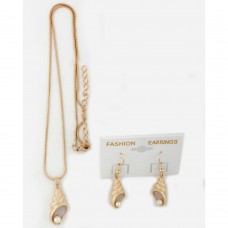 Набор из серьг и подвески на шею золотистый (8608)