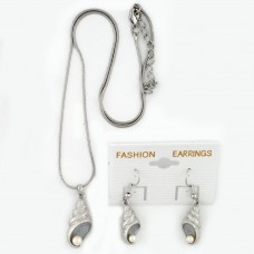 Набор из серьг и подвески на шею серебристый (8609)