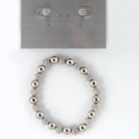 Набор из браслета и серьг серебристый (7663)