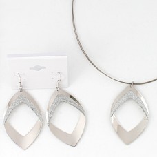 Набор из серьг и подвески на шею серебристый (7704)
