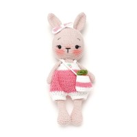 Вязаная игрушка амигуруми Зайка с морковкой 27см розовый (29147)