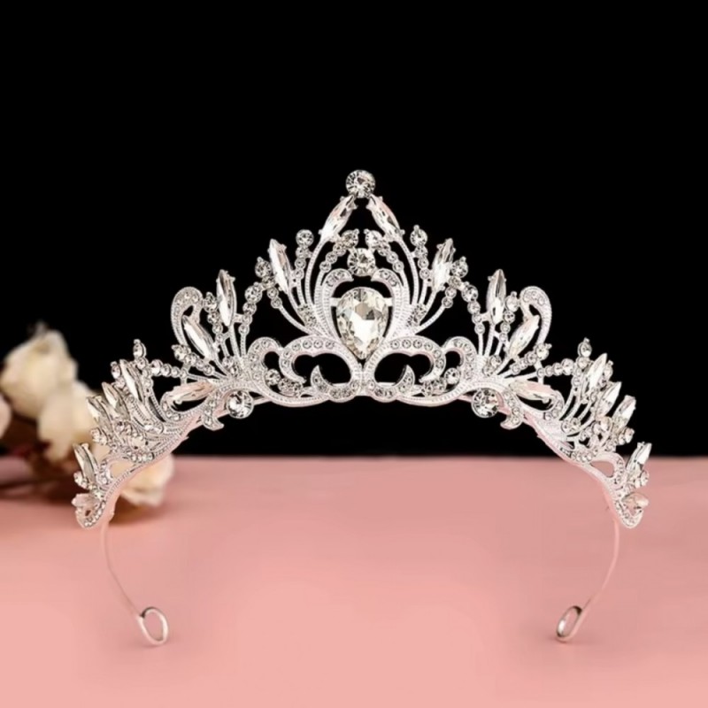 Диадема-обруч со стразами металлическая (31615)