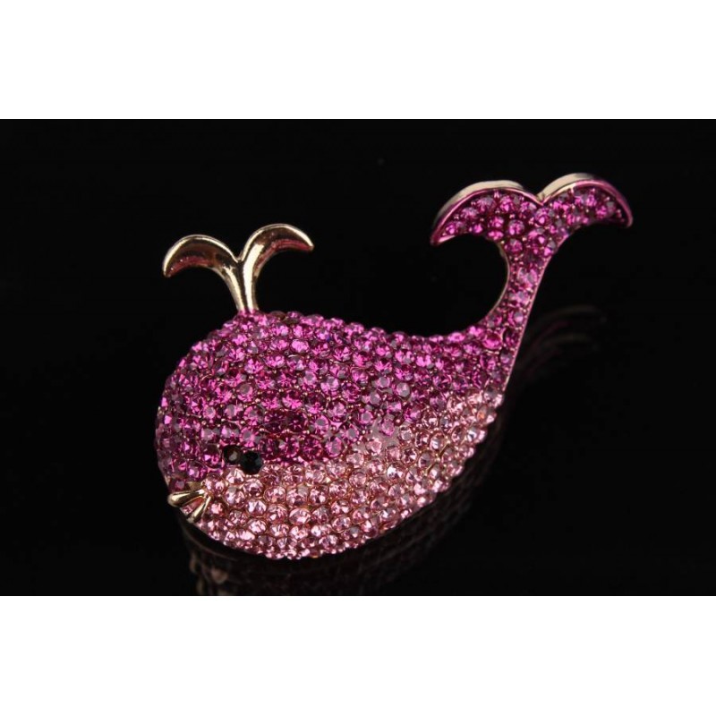 Брошь в форме кита розовая