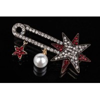 Брошь в виде звезды красная 1-182651