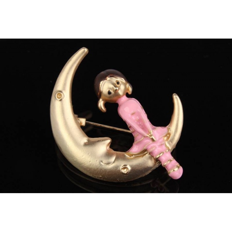 Брошь в виде девочки на луне розовая