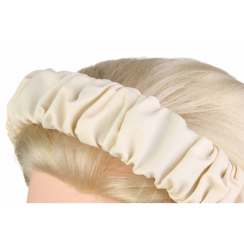 Ободок пластиковый бежевый (3см) 1-192636