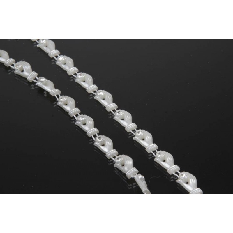 Гирлянда декоративная с бусинами в форме руки белая