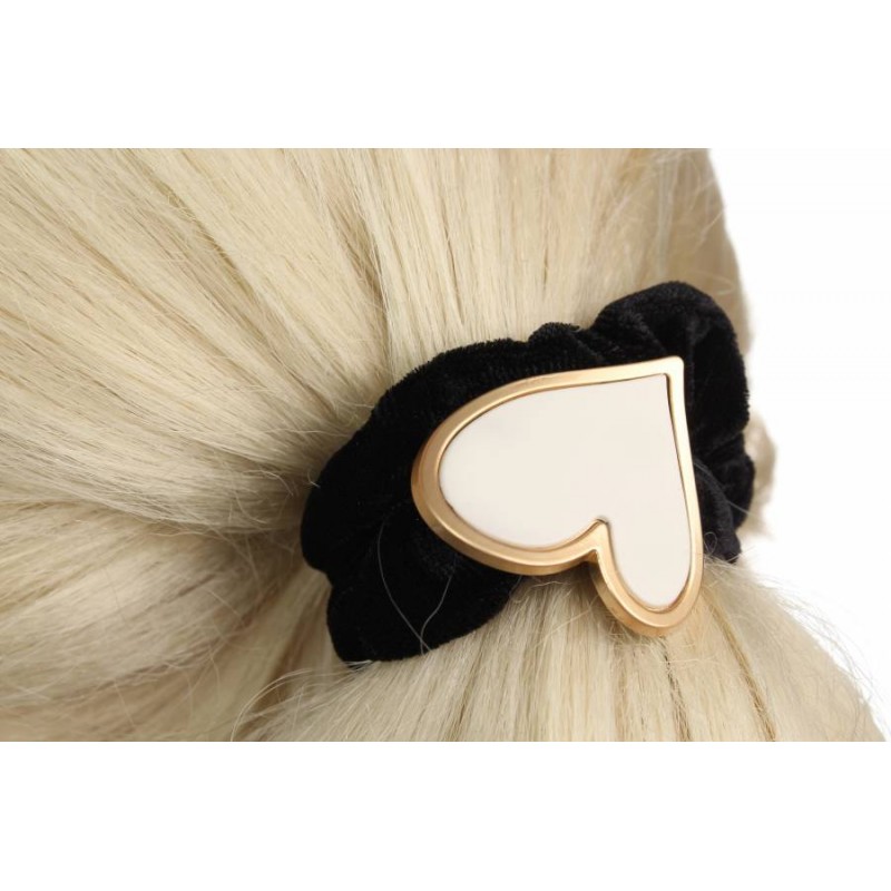 Резинка для волос бархатная черная с украшениями 1-199970