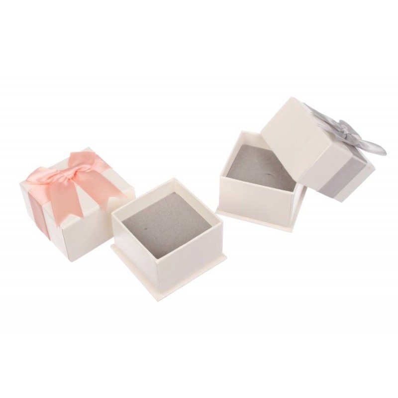 Коробка бижутерная (6х6х4см) 65-2423